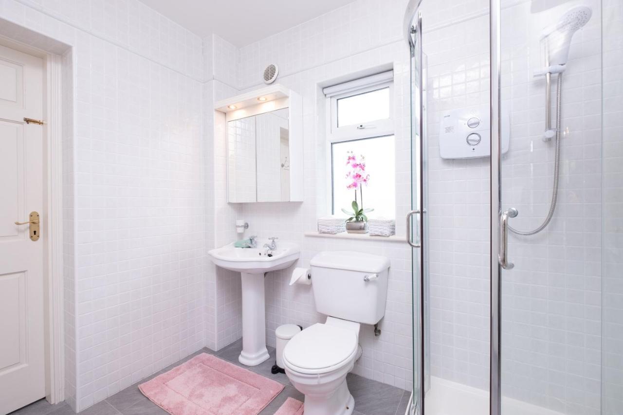 Luxury Apartment, Bed And Breakfast Galway Buitenkant foto