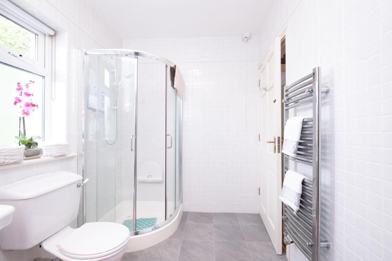 Luxury Apartment, Bed And Breakfast Galway Buitenkant foto
