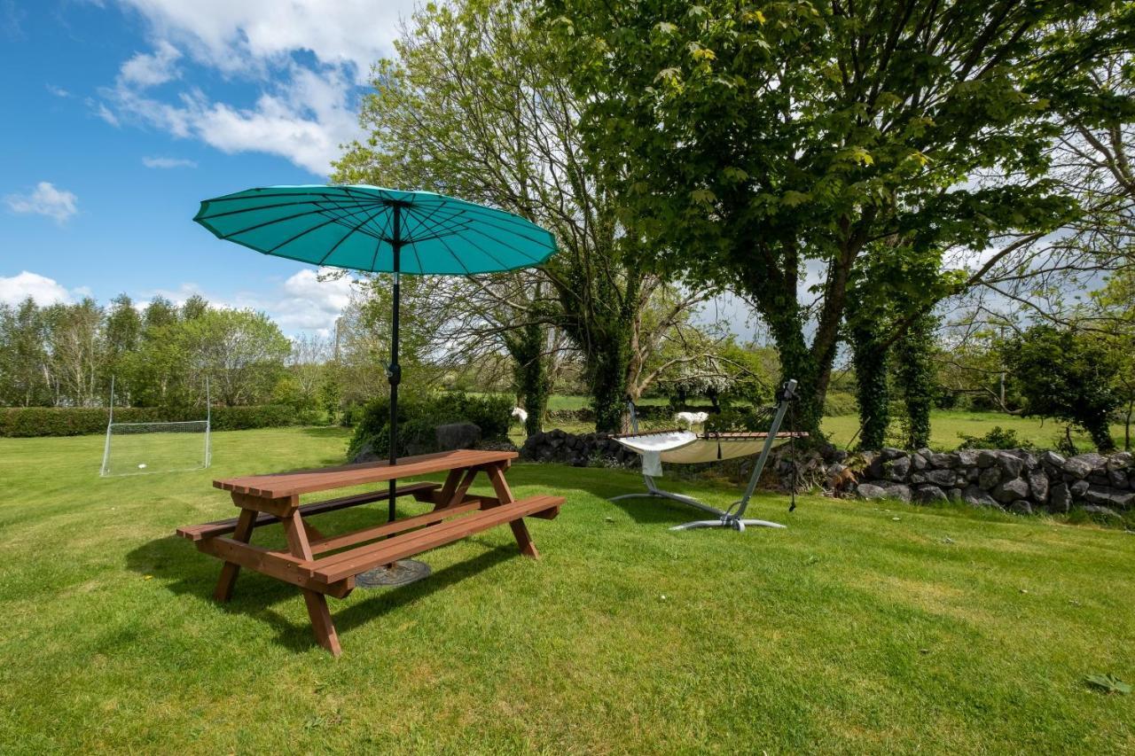 Luxury Apartment, Bed And Breakfast Galway Buitenkant foto